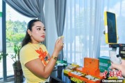澳门泰国主播品三亚榴莲：“尝到了家乡味”