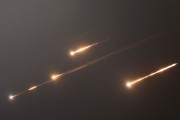 澳门伊朗以导弹齐射回应以色列的大规模袭击