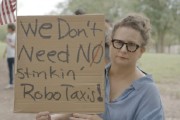澳门特斯拉在得州奥斯汀遭遇抗议活动：反对马斯克Robotaxi计划